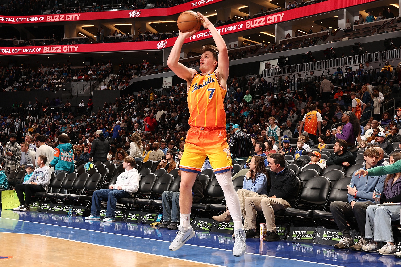 奇异果体育官方-打得还可以！克尼佩尔21中8拿到21分11板1助1断